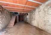 Дом с участком на продажу в городе les Coves de Vinromà. Фото