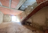 Дом с участком на продажу в городе les Coves de Vinromà. Фото