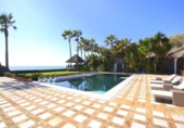 Vil·la amb terreny en venda a Marbella ref.: TR252023 foto