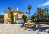 Vil·la amb terreny en venda a Marbella ref.: TR25543 foto