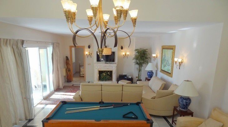 Málaga - Estepona - 8400m2