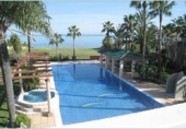 Vil·la amb terreny en venda a Estepona ref.: TR252027 foto