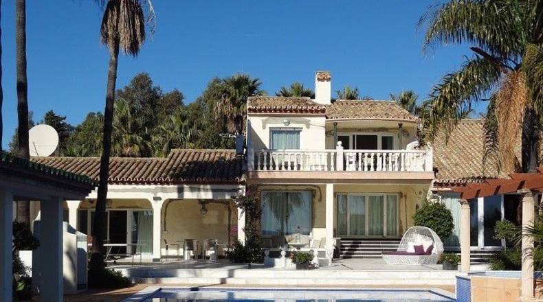 Málaga - Estepona - 8400m2