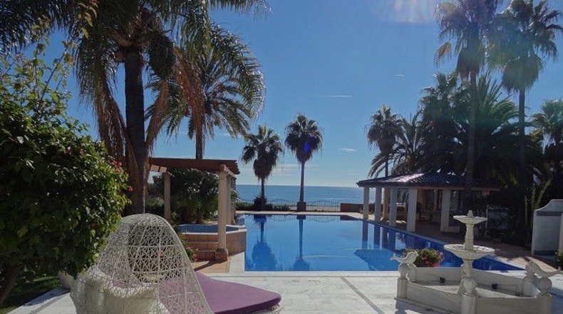 Málaga - Estepona - 8400m2