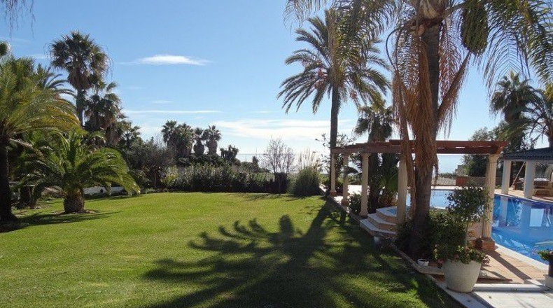 Málaga - Estepona - 8400m2