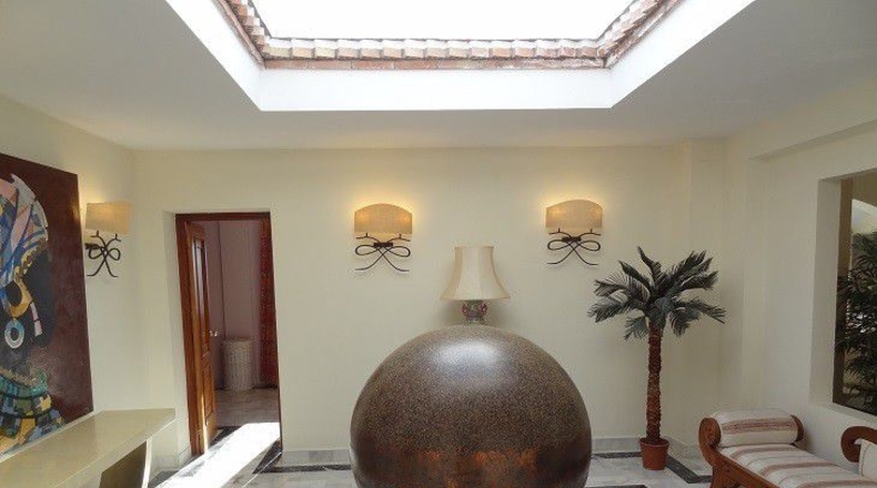 Málaga - Estepona - 8400m2
