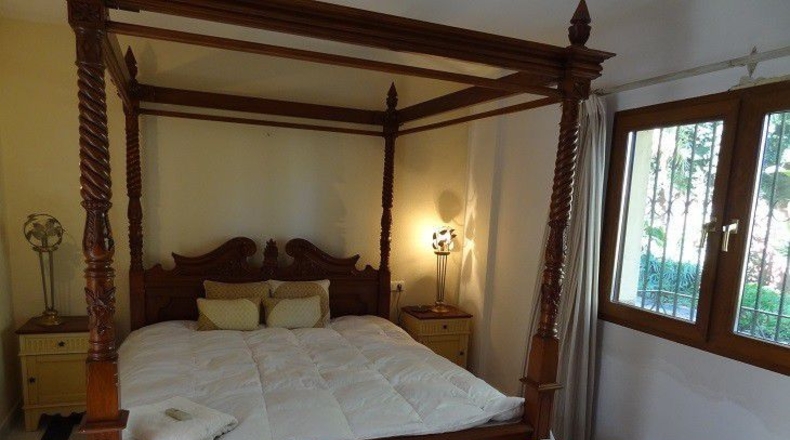 Málaga - Estepona - 8400m2