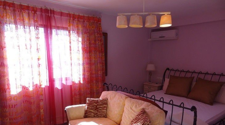 Málaga - Estepona - 8400m2