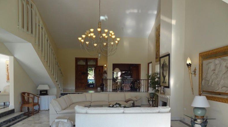 Málaga - Estepona - 8400m2
