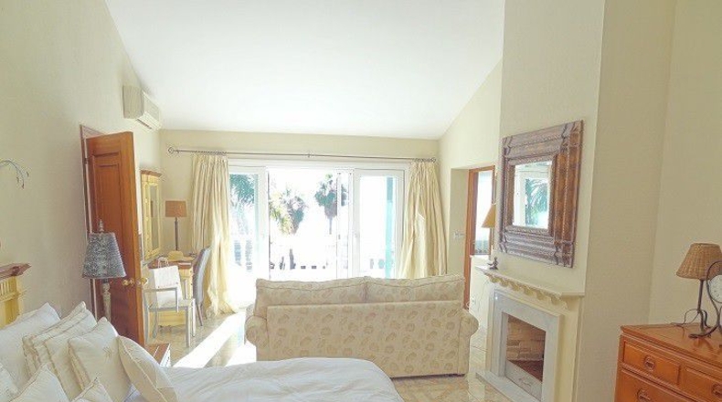 Málaga - Estepona - 8400m2
