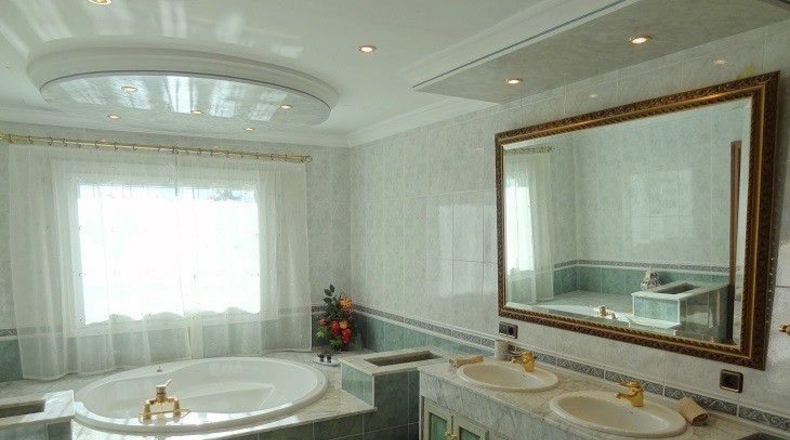 Málaga - Estepona - 8400m2