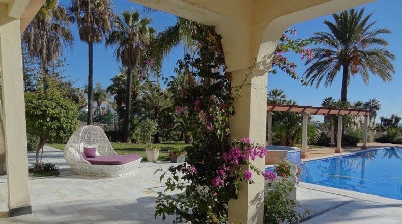 Málaga - Estepona - 8400m2