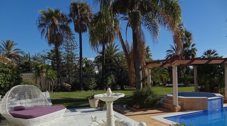 Málaga - Estepona - 8400m2