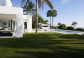 Vil·la amb terreny en venda a Marbella ref.: TR25552 foto