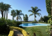 Vil·la amb terreny en venda a Marbella ref.: TR25546 foto