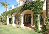 Vil·la amb terreny en venda a Marbella ref.: TR25546 foto