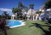 Vil·la amb terreny en venda a Marbella ref.: TR13919 foto