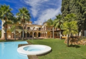 Vil·la amb terreny en venda a Marbella ref.: TR12147 foto