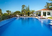 Vil·la amb terreny en venda a Marbella ref.: TR252030 foto