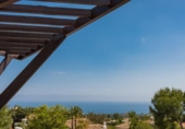 Chalet adosado con terreno en venta en Marbella ref: TR190456 foto