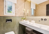 Chalet adosado con terreno en venta en Marbella ref: TR190456 foto