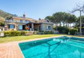 Vil·la amb terreny en venda a Marbella ref.: TR11963 foto