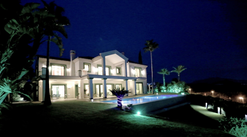 Málaga - Estepona - 2000m2