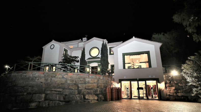 Málaga - Estepona - 2000m2