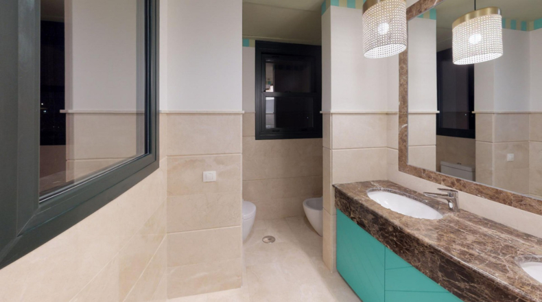 Málaga - Estepona - 2000m2