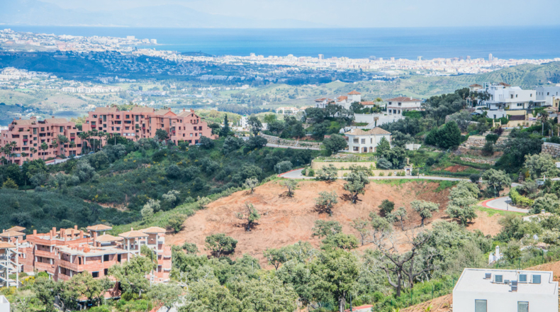 Málaga - Marbella - 15700m2
