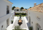 Vil·la amb terreny en venda a Marbella ref.: TR25664 foto