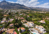 Vil·la amb terreny en venda a Marbella ref.: TR25664 foto