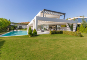 Vil·la amb terreny en venda a Marbella ref.: TR29738 foto
