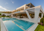 Vil·la amb terreny en venda a Marbella ref.: TR29738 foto