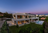 Vil·la amb terreny en venda a Marbella ref.: TR29738 foto