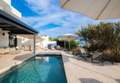 Villa con terreno en venta en Marbella ref: TR89779 foto