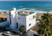 Villa con terreno en venta en Marbella ref: TR89779 foto