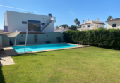 Vil·la amb terreny en venda a Estepona ref.: TR94904 foto