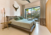Vil·la amb terreny en venda a Marbella ref.: TR207987 foto