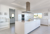 Villa with land for sale in Benahavís ref: TR106660 photo