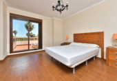 Vil·la amb terreny en venda a Marbella ref.: TR106661 foto