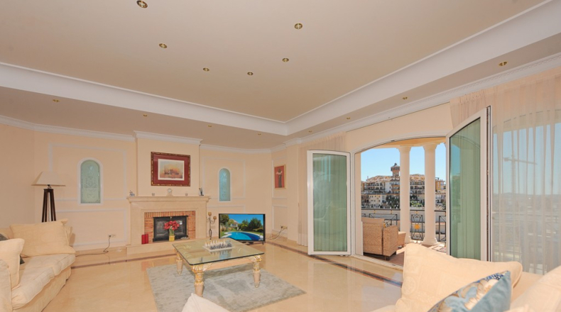 Malaga - Urbanización Sitio de Calahonda - 1580m2