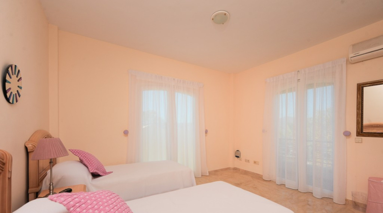 Malaga - Urbanización Sitio de Calahonda - 1580m2