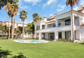 Vil·la amb terreny en venda a Marbella ref.: TR190258 foto