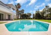 Vil·la amb terreny en venda a Marbella ref.: TR190258 foto