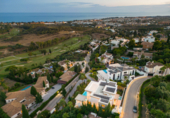 Vil·la amb terreny en venda a Estepona ref.: TR207093 foto