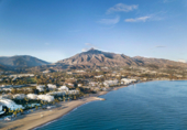 Vil·la amb terreny en venda a Marbella ref.: TR207089 foto