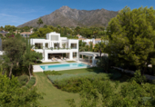 Vil·la amb terreny en venda a Marbella ref.: TR254404 foto