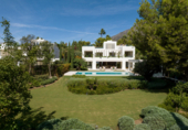 Vil·la amb terreny en venda a Marbella ref.: TR254404 foto