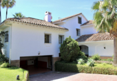 Vil·la amb terreny en venda a Marbella ref.: TR254414 foto